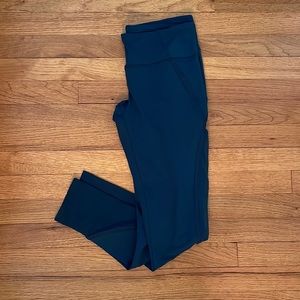 27" Yogalicious Legging - Size M (EUC)